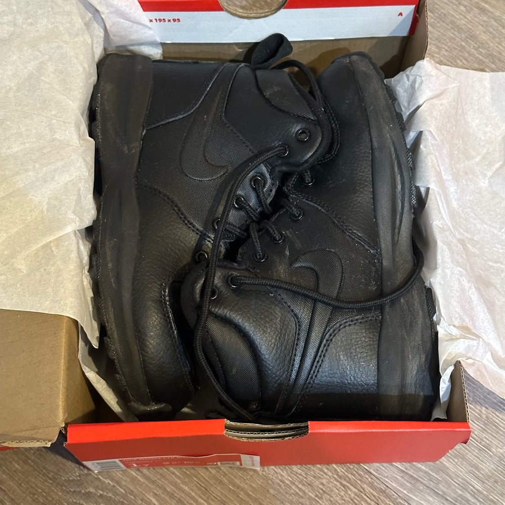 Nike Manoa Boots